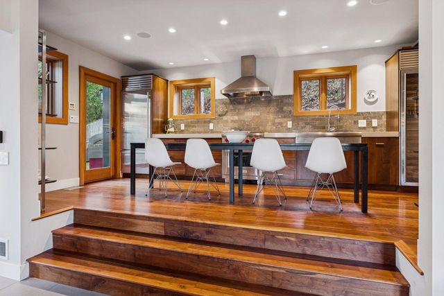 747 Kenwood Parkway, Minneapolis, MN 55403