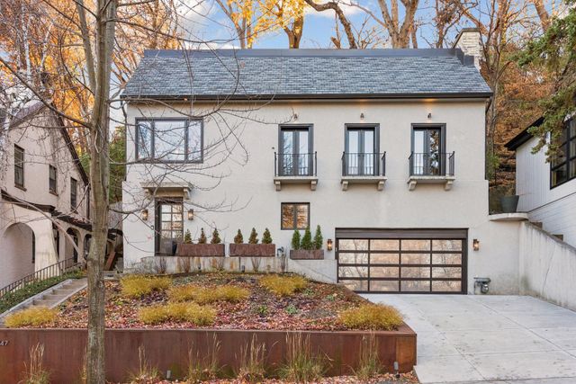 747 Kenwood Parkway, Minneapolis, MN 55403