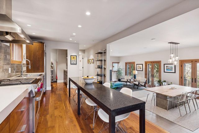 747 Kenwood Parkway, Minneapolis, MN 55403