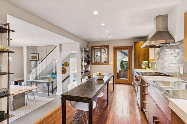 747 Kenwood Parkway, Minneapolis, MN 55403