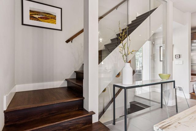 747 Kenwood Parkway, Minneapolis, MN 55403