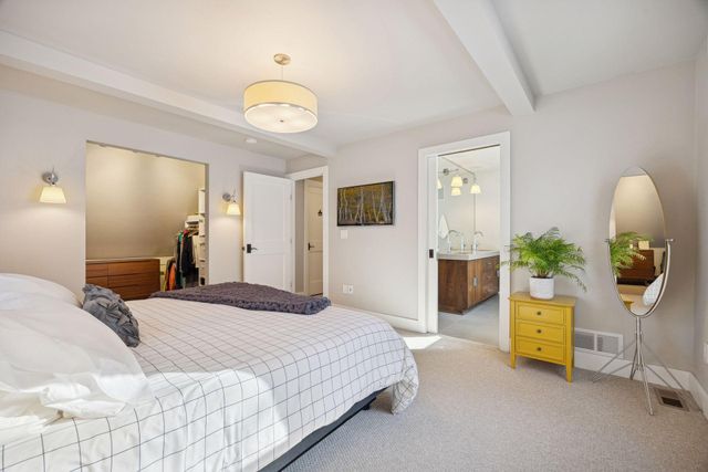 747 Kenwood Parkway, Minneapolis, MN 55403