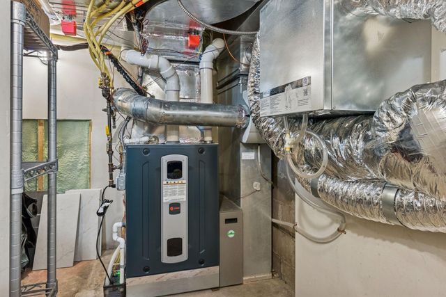 747 Kenwood Parkway, Minneapolis, MN 55403