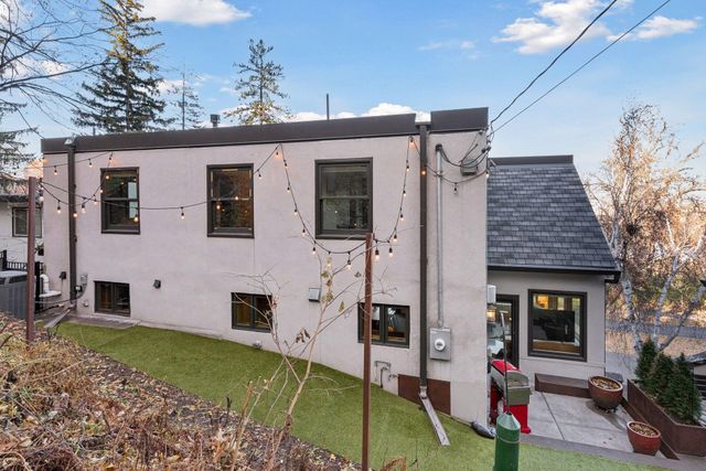 747 Kenwood Parkway, Minneapolis, MN 55403