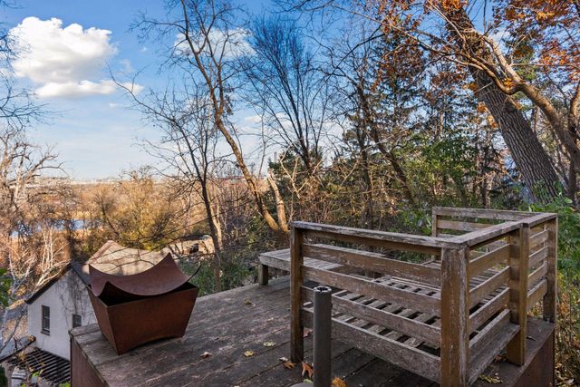 747 Kenwood Parkway, Minneapolis, MN 55403