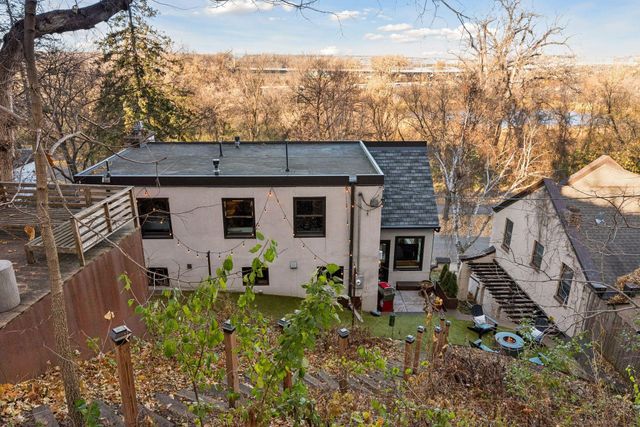 747 Kenwood Parkway, Minneapolis, MN 55403