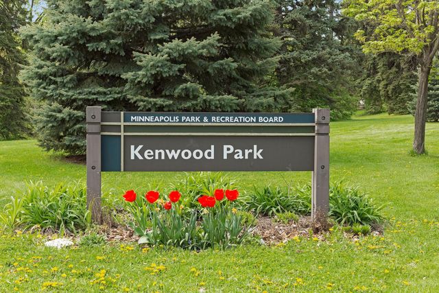 747 Kenwood Parkway, Minneapolis, MN 55403