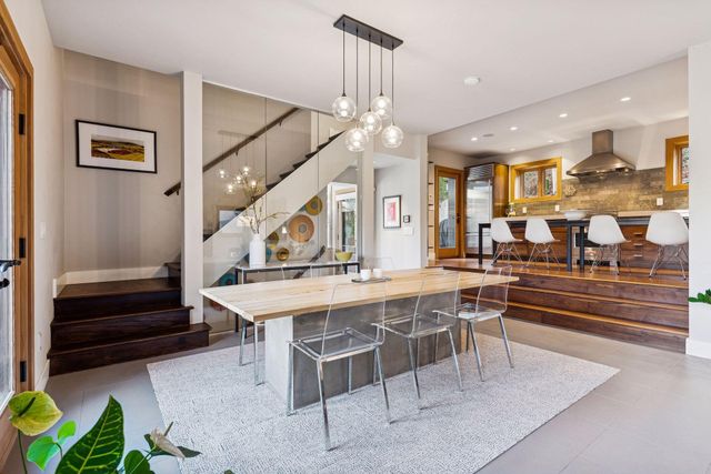 747 Kenwood Parkway, Minneapolis, MN 55403