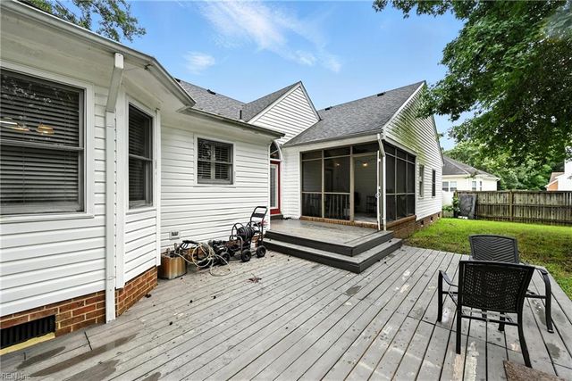 536 Lake Crest DR, Chesapeake, VA 23322