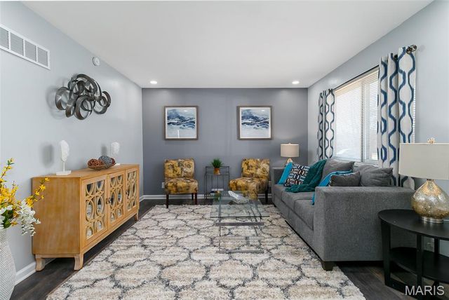 9606 Lifford Court, St Louis, MO 63136