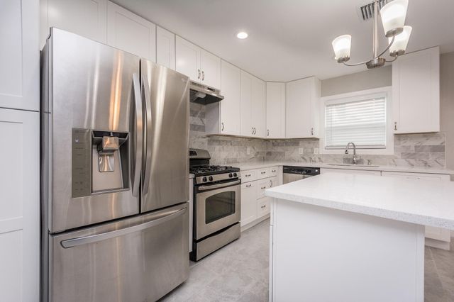 4411 Knotty Oaks Trail, Houston, TX 77045