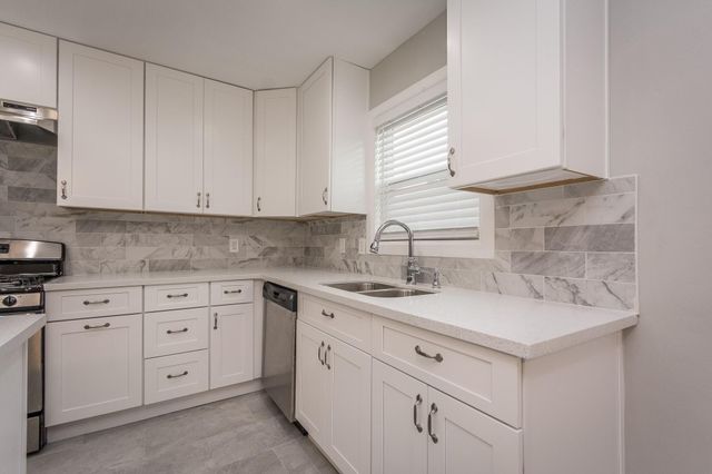 4411 Knotty Oaks Trail, Houston, TX 77045