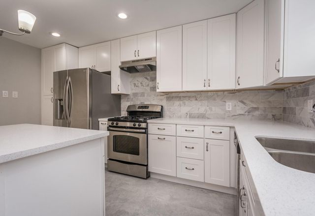 4411 Knotty Oaks Trail, Houston, TX 77045