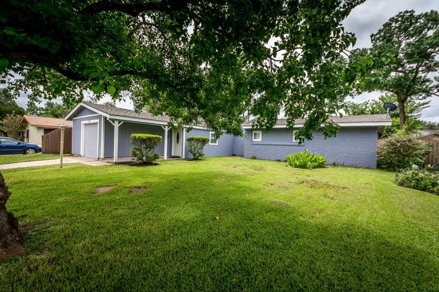 4411 Knotty Oaks Trail, Houston, TX 77045