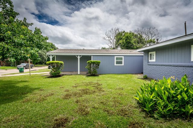 4411 Knotty Oaks Trail, Houston, TX 77045