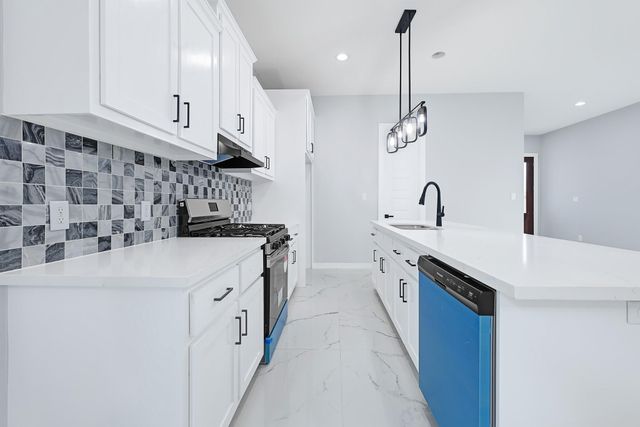 90 Burres Street B, Houston, TX 77022