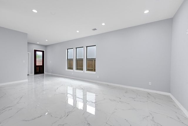 90 Burres Street B, Houston, TX 77022