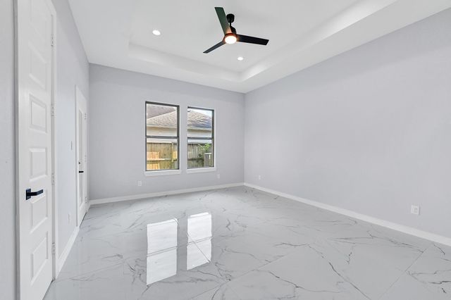 90 Burres Street B, Houston, TX 77022