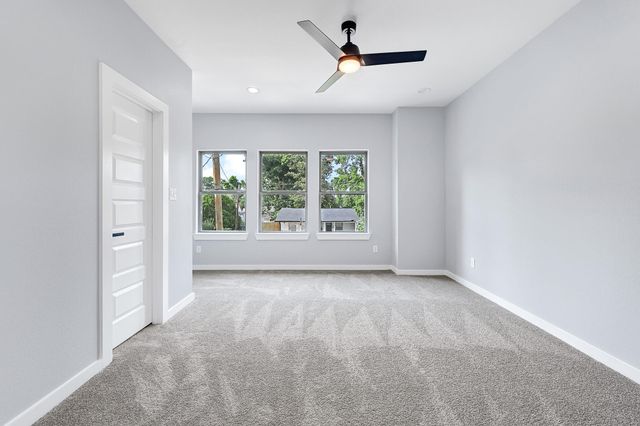 90 Burres Street B, Houston, TX 77022