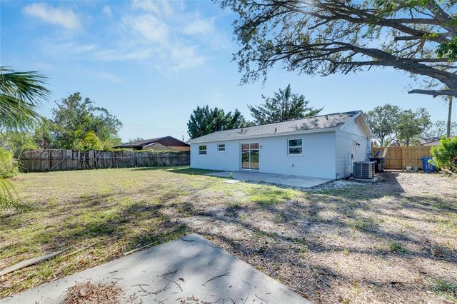527 FOX RUN TRAIL, Apollo Beach, FL 33572