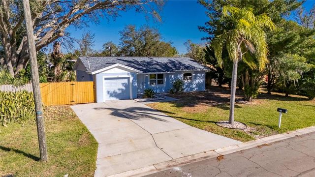 527 FOX RUN TRAIL, Apollo Beach, FL 33572