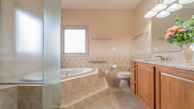 3702 Westbridge Drive, Valparaiso, IN 46383