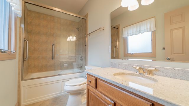 3702 Westbridge Drive, Valparaiso, IN 46383