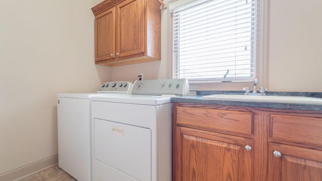 3702 Westbridge Drive, Valparaiso, IN 46383