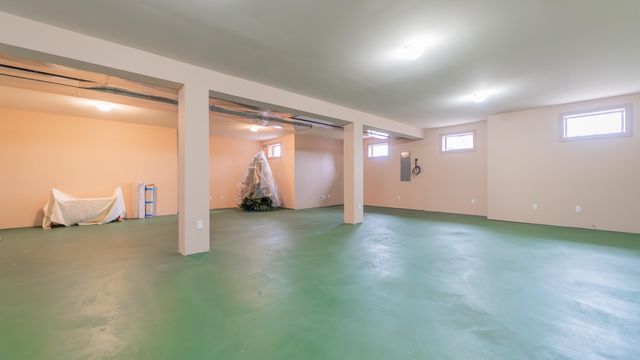 3702 Westbridge Drive, Valparaiso, IN 46383