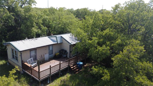 194 Lakeview Court, Sunset, TX 76270