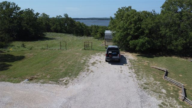 194 Lakeview Court, Sunset, TX 76270