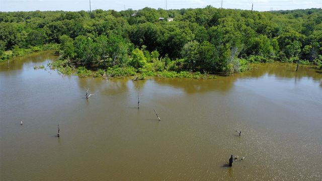 194 Lakeview Court, Sunset, TX 76270