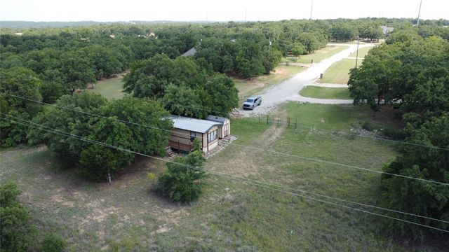 194 Lakeview Court, Sunset, TX 76270
