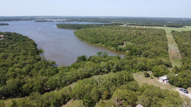 194 Lakeview Court, Sunset, TX 76270