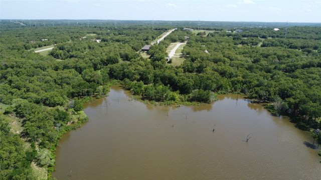 194 Lakeview Court, Sunset, TX 76270