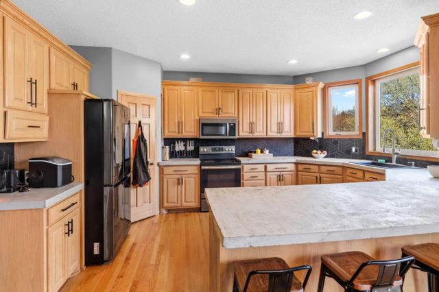 4695 138th Street W, Apple Valley, MN 55124