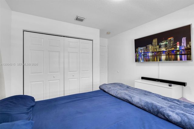 11462 NW 69th Ter, Doral, FL 33178