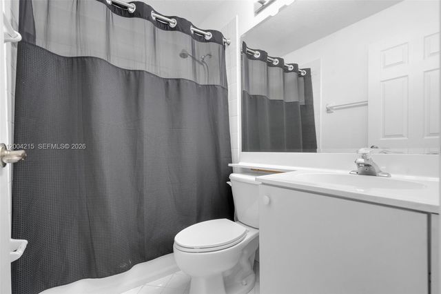 11462 NW 69th Ter, Doral, FL 33178