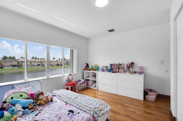 11462 NW 69th Ter, Doral, FL 33178