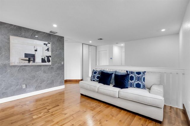 11462 NW 69th Ter, Doral, FL 33178