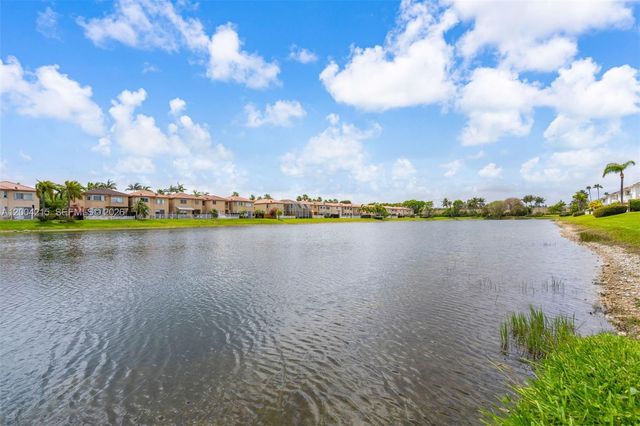 11462 NW 69th Ter, Doral, FL 33178