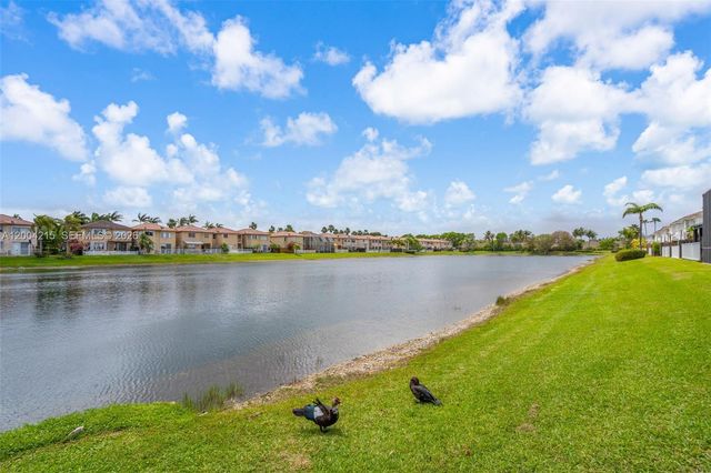 11462 NW 69th Ter, Doral, FL 33178