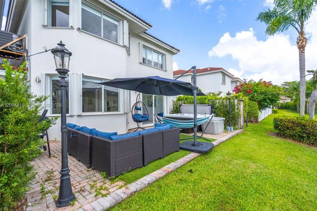 11462 NW 69th Ter, Doral, FL 33178