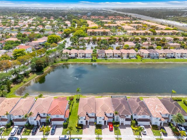 11462 NW 69th Ter, Doral, FL 33178