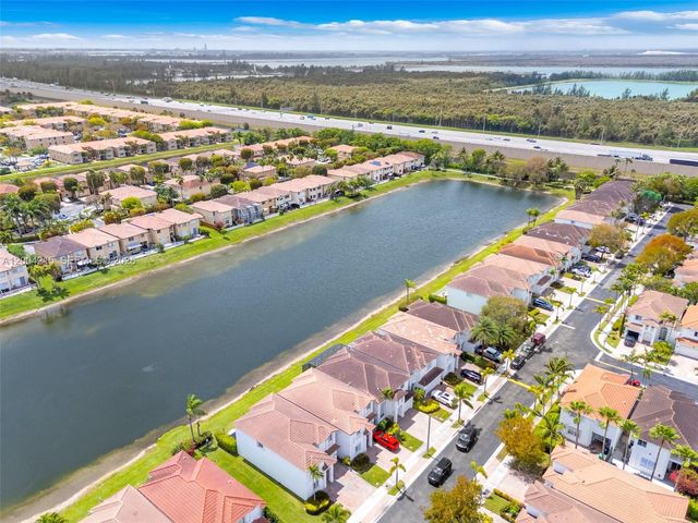 11462 NW 69th Ter, Doral, FL 33178