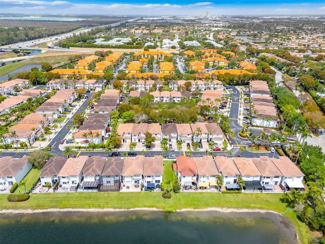 11462 NW 69th Ter, Doral, FL 33178