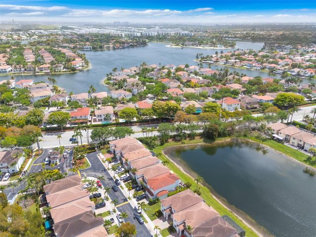 11462 NW 69th Ter, Doral, FL 33178