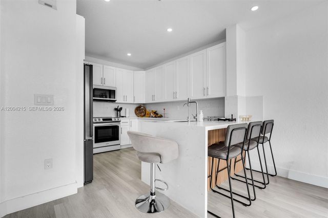 11462 NW 69th Ter, Doral, FL 33178