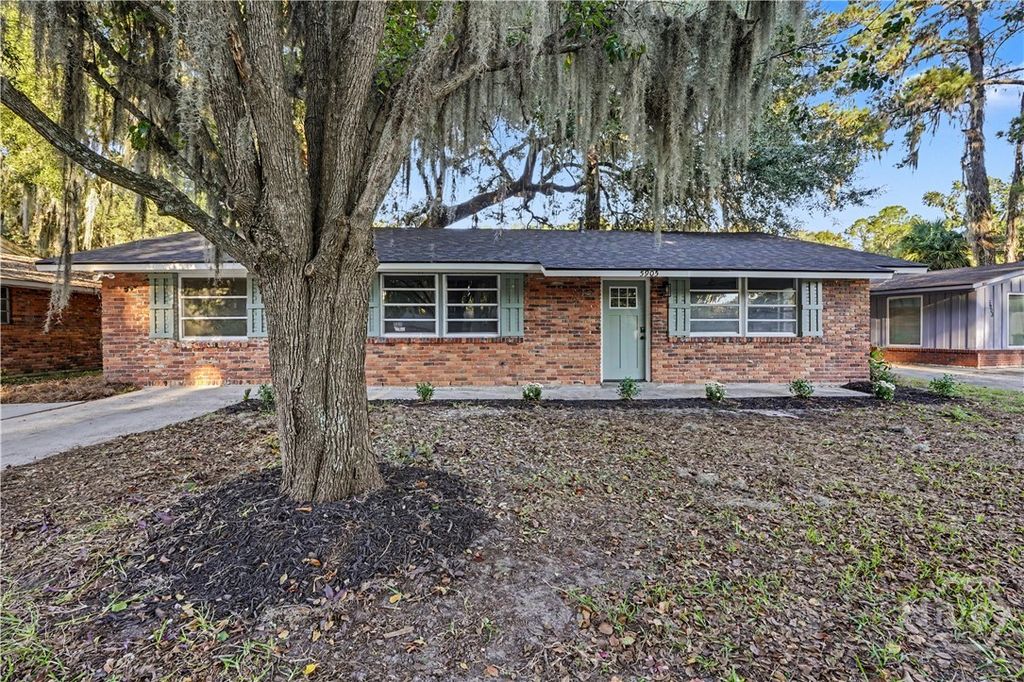 Image 1 of property listing at 5905 Fairview Avenue, Savannah, GA 31406