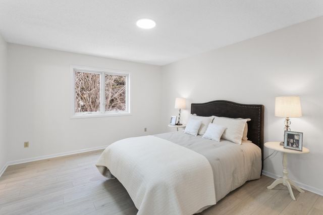 2571 Nemitz Avenue E, Maplewood, MN 55119